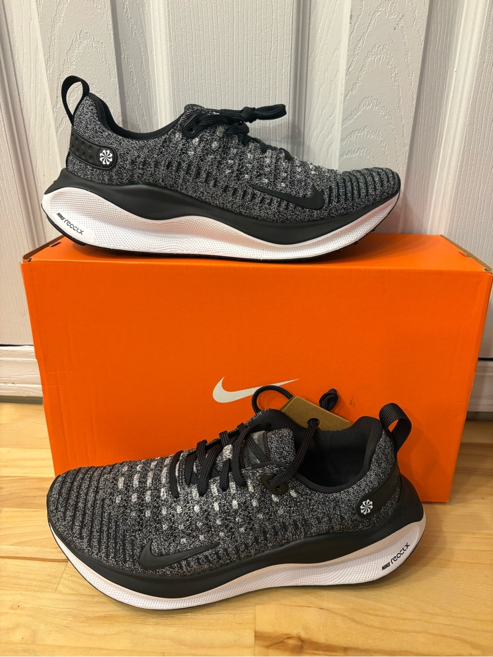 Nike Women’s Grey Black Knit Running Shoes reactx infinity run 4